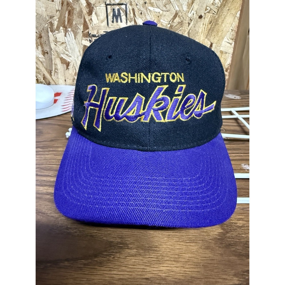 Vintage 90s Washington Huskies Sports Specialties Script Snapback Green Brim EUC